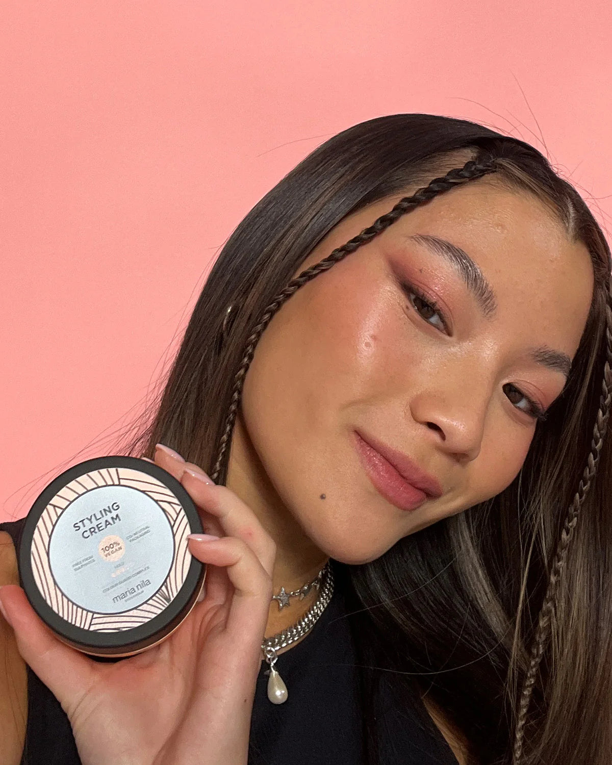 maria-nila-styling-cream-model